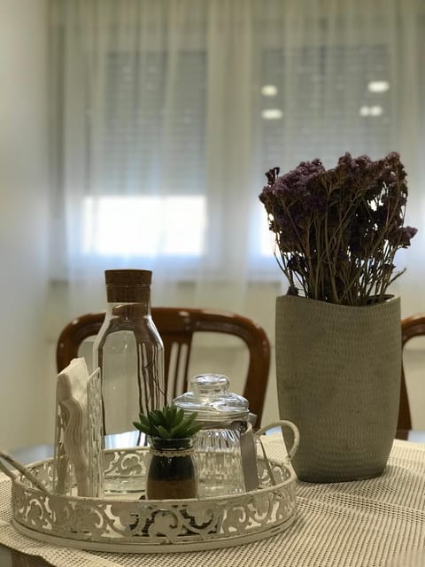 Food and drinks, Drinks, Alcoholic drinks, Non alcoholic drinks