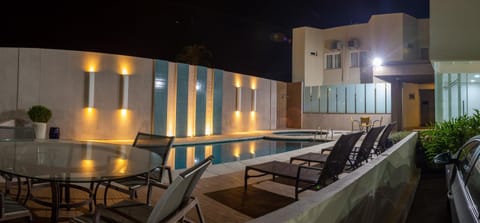 Swimming pool, Swimming pool