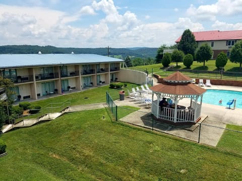 Bird's eye view, Swimming pool