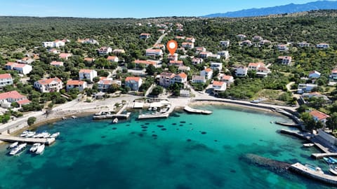 Facade/entrance, Bird's eye view, Beach, Location