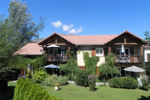 Facade/entrance, Garden