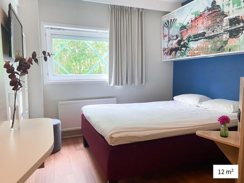 Bed, Photo of the whole room, Bedroom, bunk bed