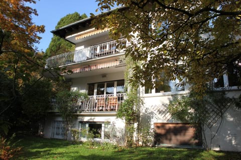 Schönes Appartement mit Gartenblick Apartment in Baden-Baden