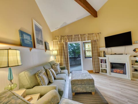 202 Pointes North Inn House in Charlevoix