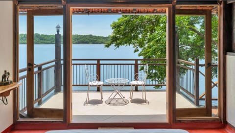 Patio, Day, Natural landscape, View (from property/room), Balcony/Terrace, Dining area, Lake view, River view, Sea view