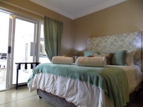 Bed, Photo of the whole room, Bedroom, Sea view