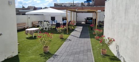 Garden, Balcony/Terrace