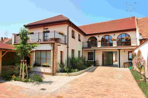 Property building, Facade/entrance, Garden, Parking