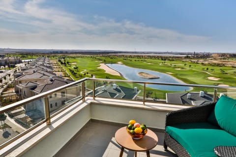 Natural landscape, View (from property/room), Balcony/Terrace, Lake view, Area and facilities