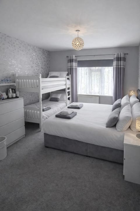 Bed, Bedroom, bunk bed