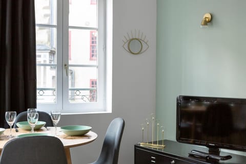 TV and multimedia, Dining area