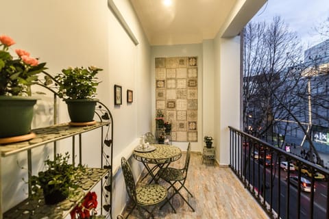 Balcony/Terrace, City view, Landmark view, Mountain view