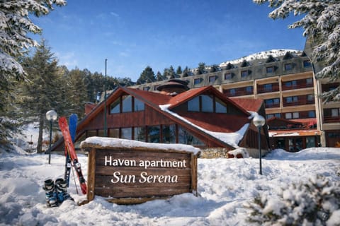 Property building, Winter, Parking