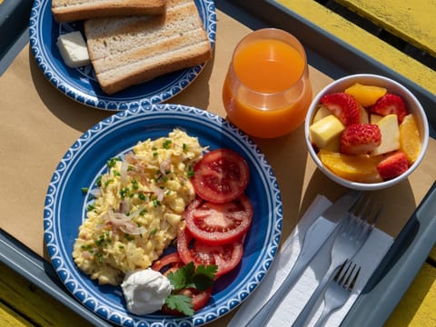Breakfast, Breakfast, Continental breakfast, Continental breakfast