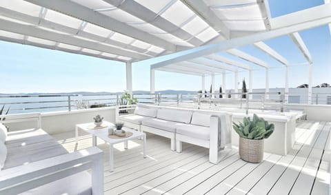 Patio, Living room, Sea view