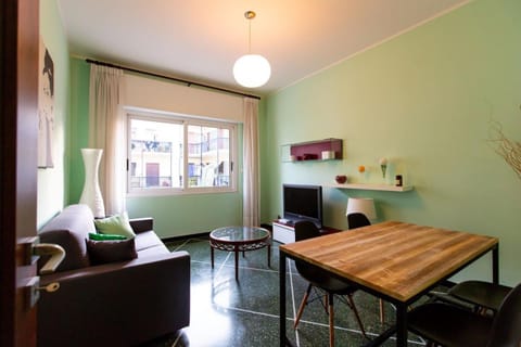 TV and multimedia, Seating area