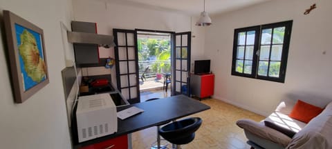 TV and multimedia, Kitchen or kitchenette, Living room, Seating area, Dining area, minibar
