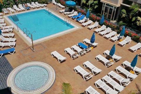 Day, Pool view, Swimming pool, sunbed