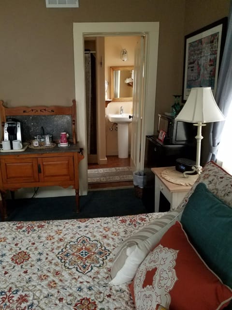 Bed, Bathroom, Coffee/tea facilities, Bedroom