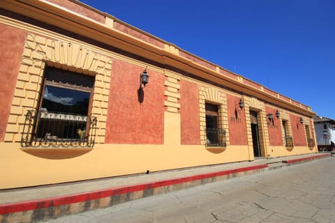 Facade/entrance, Off site