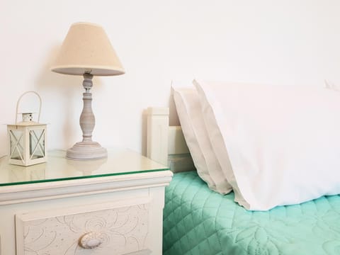 Bed, Decorative detail, Bedroom