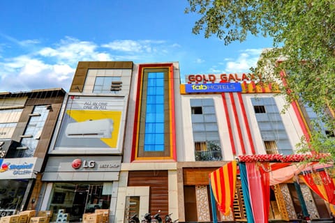 Property building, Facade/entrance