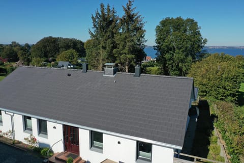 Property building, Staff, Bird's eye view, On site, Lake view, Sea view