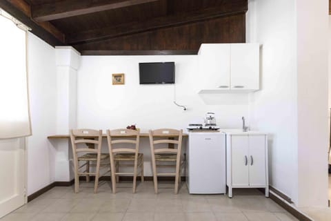 Kitchen or kitchenette, Dining area, Area and facilities