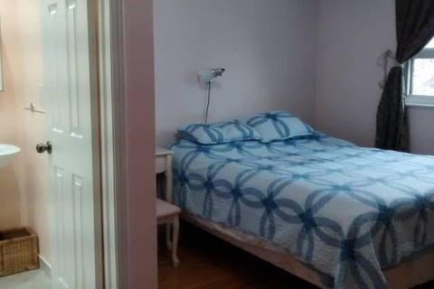 Photo of the whole room, Decorative detail, Seating area, Bedroom