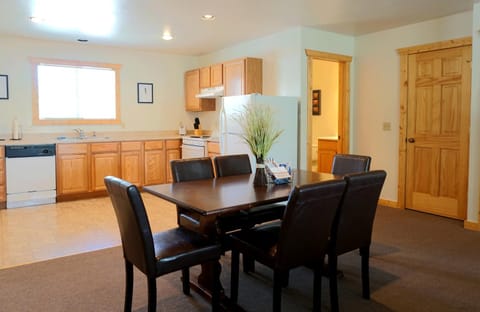 The Aspen Condos Apartment hotel in West Yellowstone