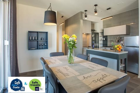 Kitchen or kitchenette, Living room, Dining area