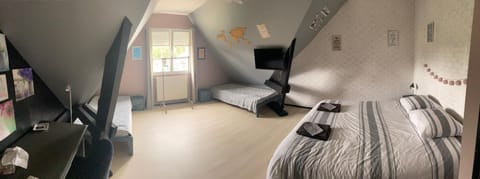 Chez Christophe et Cécile sur le circuit des 24 heures du Mans Bed and Breakfast in Le Mans