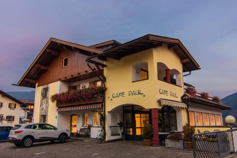 Property building, Facade/entrance