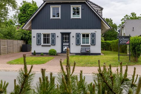 Haus Sommerliebe House in Prerow