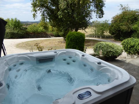 Arden Hill Farmhouse - Hot Tub, Snooker Table, Sleeps 16 House in England