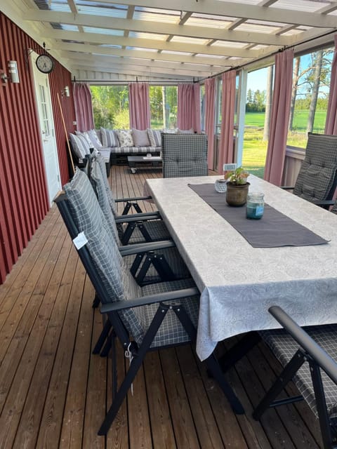 View (from property/room), Balcony/Terrace, Seating area, Dining area