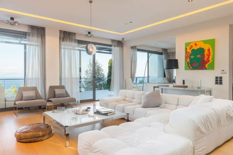 Living room, Sea view