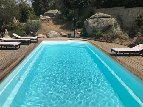 Swimming pool, sunbed
