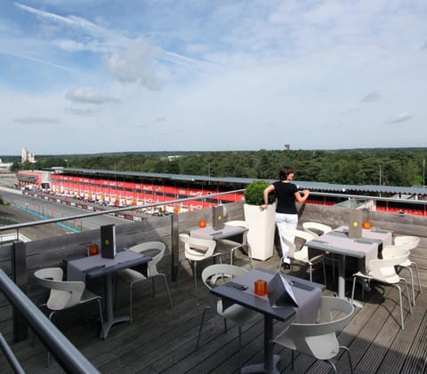 People, Balcony/Terrace