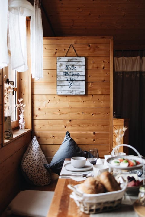 Restaurant/places to eat, Breakfast, Internal: Not applicable to any particular room