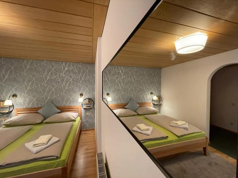 Photo of the whole room, Bedroom, towels