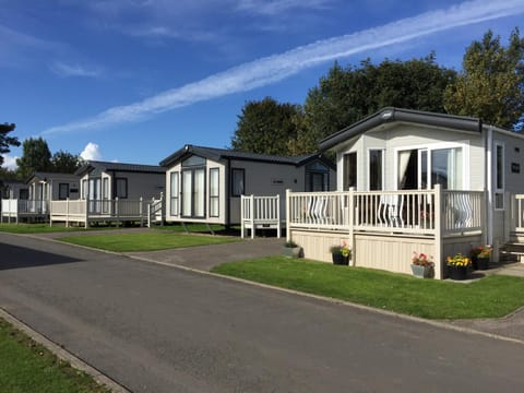 Royal Oak Caravan Park Campground/ 
RV Resort in Skegness