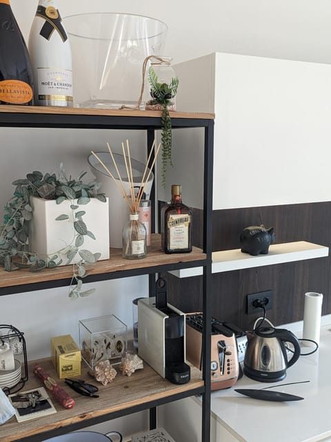 Coffee/tea facilities, Kitchen or kitchenette