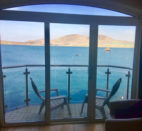 Spring, Day, Neighbourhood, Natural landscape, On site, Mountain view, Sea view, Swimming pool