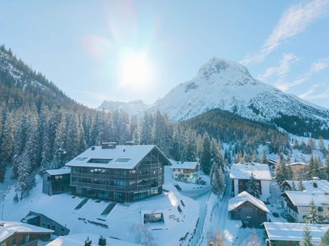 Property building, Facade/entrance, Day, Natural landscape, Winter, View (from property/room), Mountain view