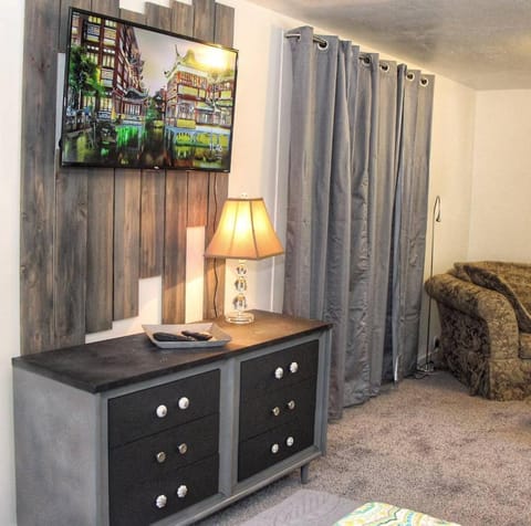 Historic House - Two units in one large home. House in Santa Rosa