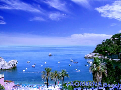 Day, Natural landscape, Solarium, View (from property/room), Balcony/Terrace, Beach, Bedroom, Sea view