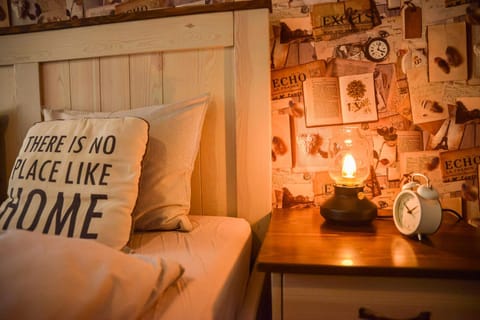 Photo of the whole room, Bedroom, towels