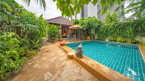 Property building, Garden, Swimming pool