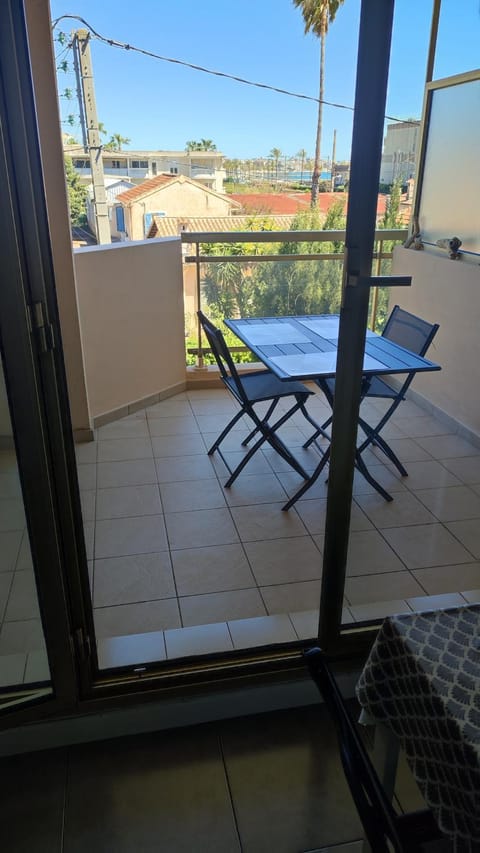 T2 coquet proche plages, port et centre ville Apartment in Antibes